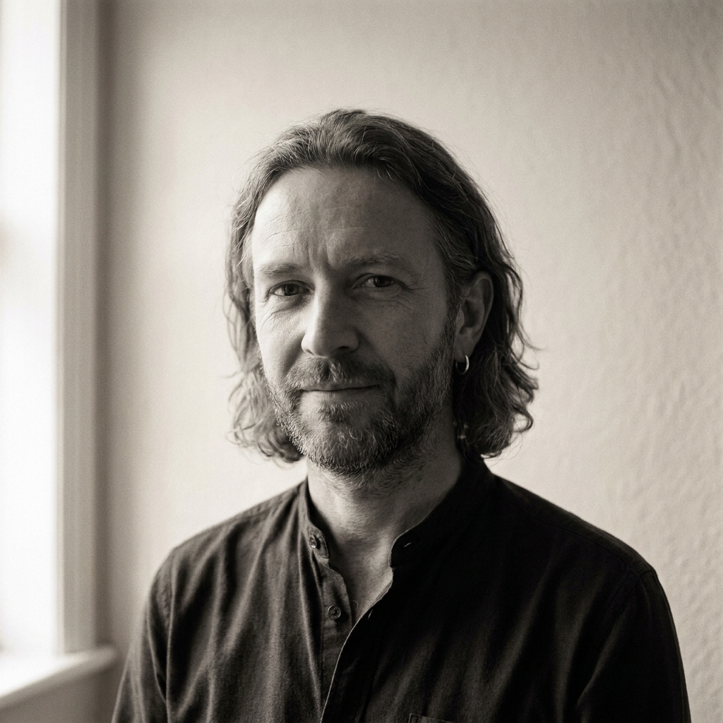 Portrait of Nathaniel Ashford, senior contributing editor at Vivi